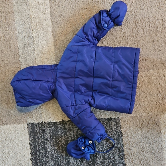 Le Petit Rothschild Blue Infant Snowsuit Set with Mittens. Sz: 12M - Picture 5 of 9